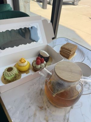 RT Bakery & Cafe by null