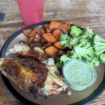 WILDBIRD - My man Joe took good care of me ! Fire food you won't be disappointed! Thanks Joe !!!! - Chicken Shop Near Me - Los Angeles, California