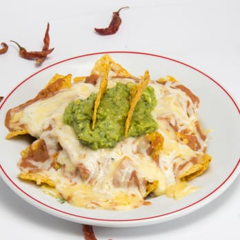 El Chaparrito - Nachos Guacamole - Mexican Near Me - Madrid, M