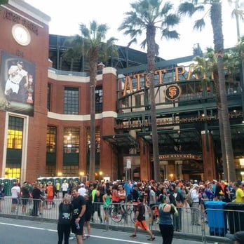 The Giant Race - The race begins outside AT&T Park. - Races & Competitions Near Me - San Francisco, California
