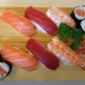 Nagisa - Surtido de Sushi incluido en el menú de 12 euros - Japanese Near Me - Barcelona, B Nagisa - Surtido de Sushi incluido en el menú de 12 euros - Japanese Near Me - Barcelona, B
