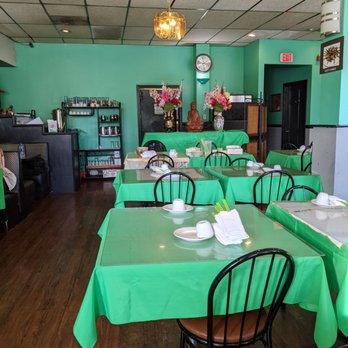 Grasshopper Restaurant - Seating area - Chinese Near Me - Allston, Massachusetts