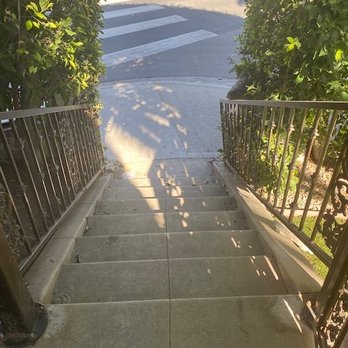 A Petes Concrete - Old staircase. - Masonry/Concrete Near Me