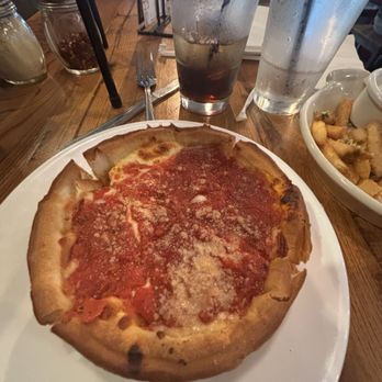 Giordano's - Pizza Near Me - Rosemont, Illinois