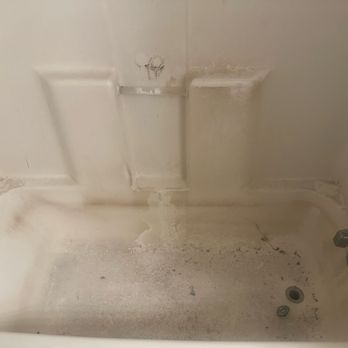 B&G Cleaning’s - Bathroom tub before #2 - Home Cleaning Near Me B&G Cleaning’s - Bathroom tub before #2 - Home Cleaning Near Me