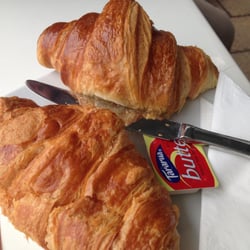 L'Escargot Rouge - Akaroa croissant!