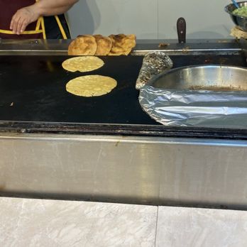Tacos el Chino - Cooking station - Tacos Near Me - Rosarito, BCN Tacos el Chino - Cooking station - Tacos Near Me - Rosarito, BCN
