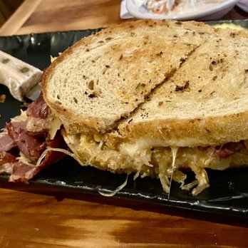 Donavito's Restaurant & Catering - Reuben sandwich - Italian Near Me - Struthers, Ohio