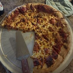 Crazy Horse Saloon & Grill - Cheese Pizza