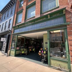 Woodring's Floral Gardens - Storefront
