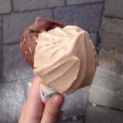 Gelateria Grom - Cono piccolo: cioccolato e nocciola