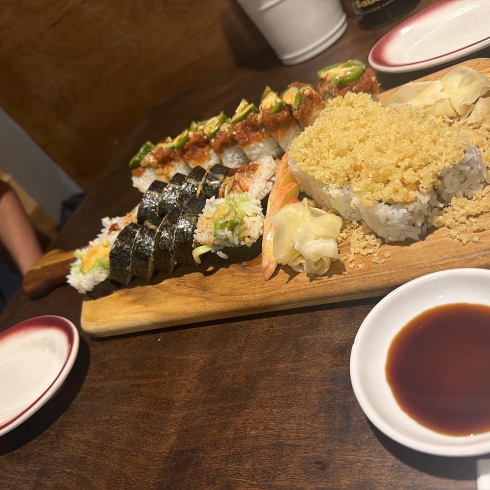 Hakuya Sushi - Spider roll, - Sushi Bars Near Me - Buffalo Grove, Illinois