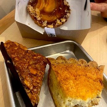 Bella Bakery - I don't know what the pastry on the left is called, but it's awesome!! - Bakeries Near Me - Calistoga, California