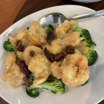 Yummy Yummy Noodles - Walnut Shrimp - Noodles Near Me - Chicago, Illinois