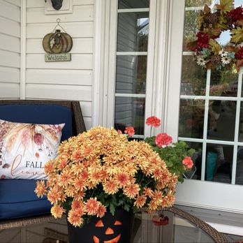 Erica's Place - A welcoming entry - Vacation Rentals Near Me - Montross, Virginia