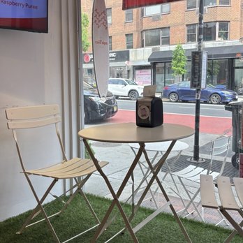 Cool Sips - Upper East Side - interior seating - Juice Bars & Smoothies Near Me - New York, New York