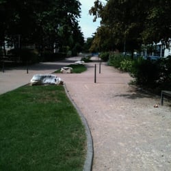 Aire de jeux St Nestor - Promenade extérieure, longeant la rue St Nestor