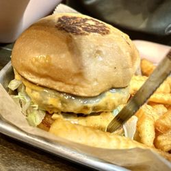 Fat Pat's Bar and Grill Carencro - QUESO BURGER