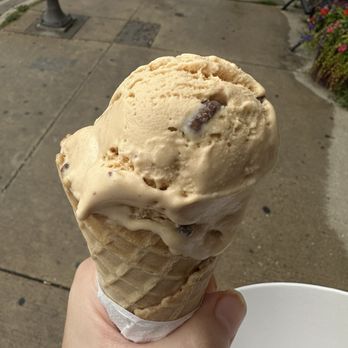 Babe's Ice Cream - Scotcheroo - Ice Cream & Frozen Yogurt Near Me - Milwaukee, Wisconsin Babe's Ice Cream - Scotcheroo - Ice Cream & Frozen Yogurt Near Me - Milwaukee, Wisconsin