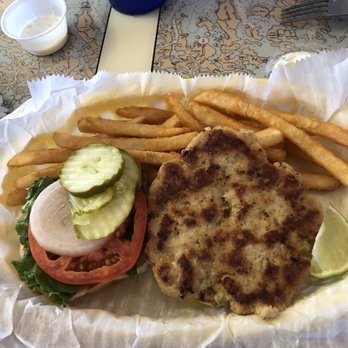 Island Cafe - Gator burger - Seafood Near Me - Everglades, Florida