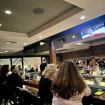 Nick's Laguna Beach - Bar area - American Near Me - Laguna Beach, California Nick's Laguna Beach - Bar area - American Near Me - Laguna Beach, California