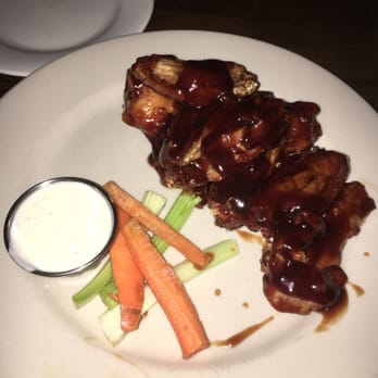 Draught 55 - Wings were finger licking good! - Bars Near Me - New York, New York