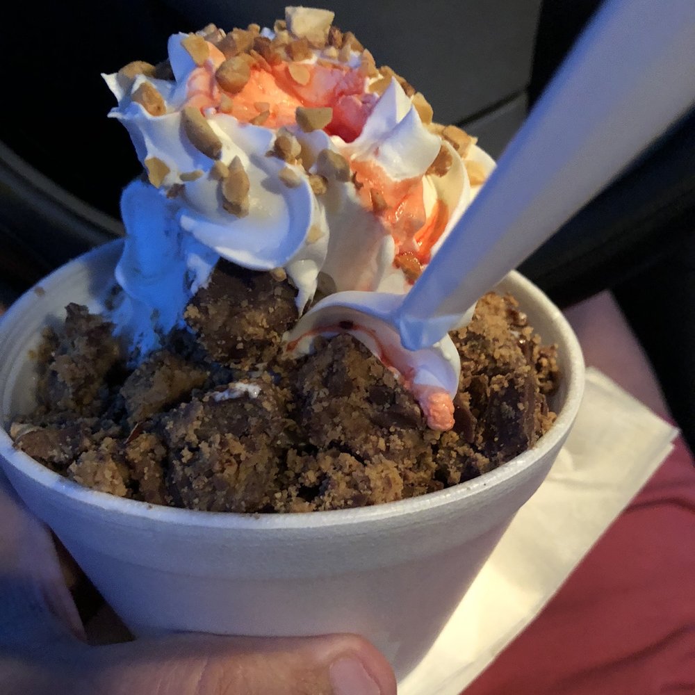 Kristy's Whistle Stop - Medium Fat Mama sundae - Ice Cream & Frozen Yogurt Near Me - Enola, Pennsylvania