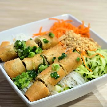 Pho Rex - Eggroll with rice noodle and fresh veggies and fish sauce - Vietnamese Near Me - Corona, California