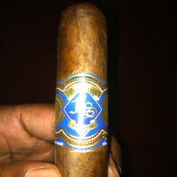 Santana Premium Cigar - This is the awesome Blue Label!! Ask 4 this when you come here!!!