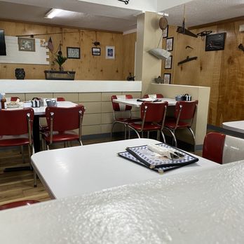 Colee’s Restaurant - Inside peak - Diners Near Me - Palatka, Florida Colee’s Restaurant - Inside peak - Diners Near Me - Palatka, Florida