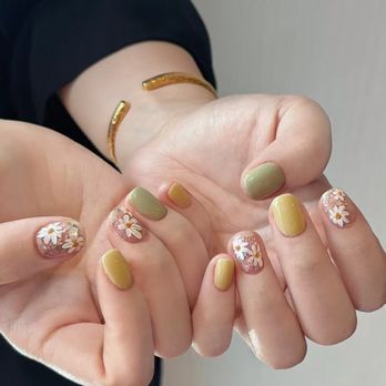 AO Nails - Poway - a perfect floral manicure for spring days. - Nail Salons Near Me - Poway, California