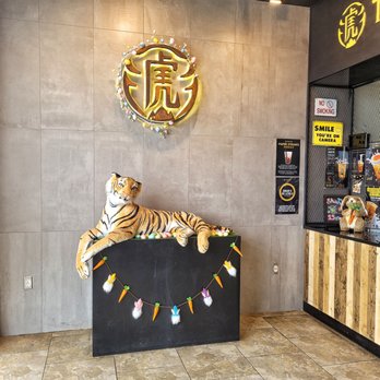 Tiger Sugar - 04.12.22 - Easter Decor - Bubble Tea Near Me - Aurora, Colorado