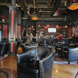 Ale House Cigar Bar - Comfy seats