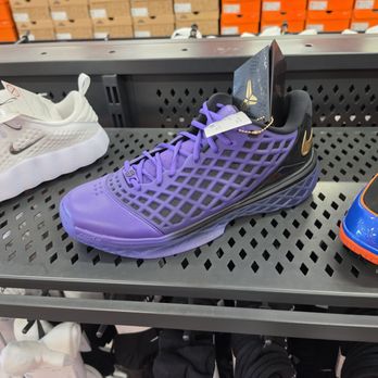 Nike Factory Store - Gonzales - Outlet Stores Near Me - Gonzales, Louisiana