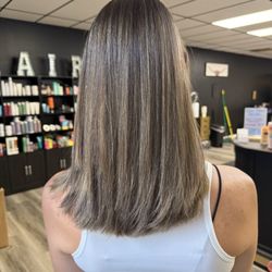 The Bees Knees Barber & Beauty Shop