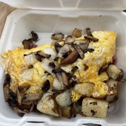 Oy Vey  Jewish Bakery and Delicatessen - Corned beef & veggie omelet