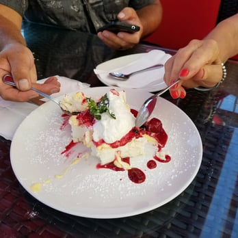 Moxies - PAVLOVA! - Canadian (New) Near Me - Mississauga, Ontario