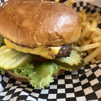 Grand Canyon Brewing + Distillery - Burger with cheese - Brewpubs Near Me - Flagstaff, Arizona Grand Canyon Brewing + Distillery - Burger with cheese - Brewpubs Near Me - Flagstaff, Arizona