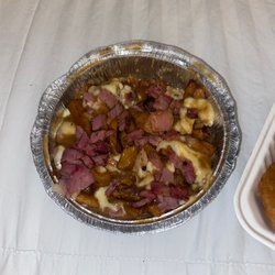 La Poutinerie - Smoked meat poutine (already took a few bites)