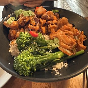 Toast Kitchen & Bakery - Pork belly bowl - Breakfast & Brunch Near Me - Costa Mesa, California Toast Kitchen & Bakery - Pork belly bowl - Breakfast & Brunch Near Me - Costa Mesa, California