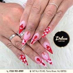 Deluxe Nails Bar