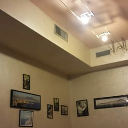 Red Sky - Una parte del locale - immagini e citazioni napoletane da film e racconti popolari