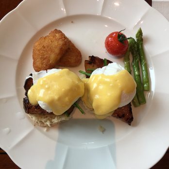 華特餐廳 - Eggs Benedict - Buffets Near Me - Hong Kong, HK