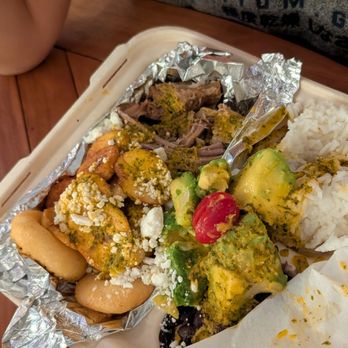 Ally's Cocina - Ally's Plate with Pulled Pork - Venezuelan Near Me - Kilauea, Hawaii