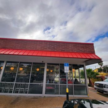 Waffle House - Outside view - American Near Me - Tampa, Florida Waffle House - Outside view - American Near Me - Tampa, Florida
