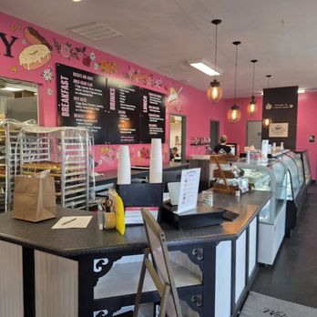8 Sisters Bakery - The counter - Bakeries Near Me - Mount Gilead, Ohio
