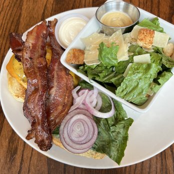 The Daily Kitchen & Bar - Burger - New American Near Me - Richmond, Virginia