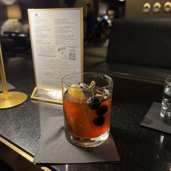 The View Lounge - cocktail - Lounges Near Me - San Francisco, California The View Lounge - cocktail - Lounges Near Me - San Francisco, California