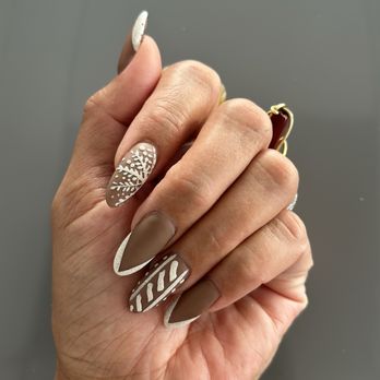 Signature Nails & Spa - Winter brown and snowflakes - Nail Salons Near Me - Riverside, California