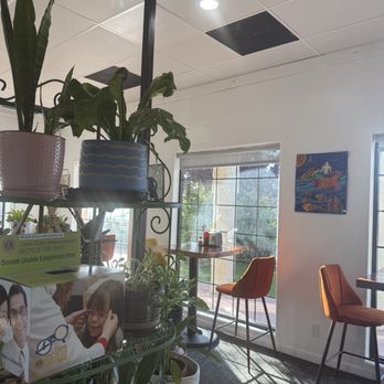 Bee’s Bakery Cafe - Bakeries Near Me - Oakhurst, California Bee’s Bakery Cafe - Bakeries Near Me - Oakhurst, California